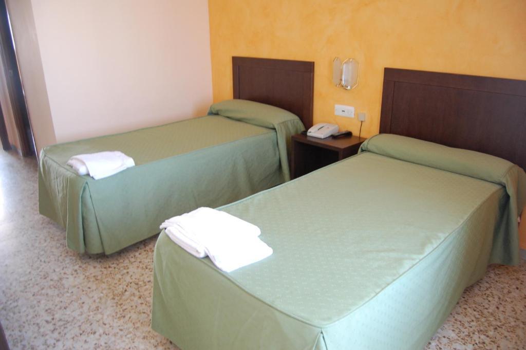 Hotel Balfagon Calanda Kamer foto