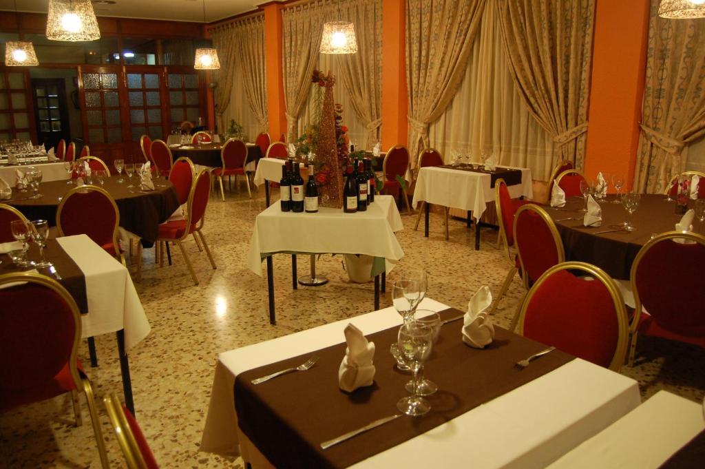 Hotel Balfagon Calanda Buitenkant foto
